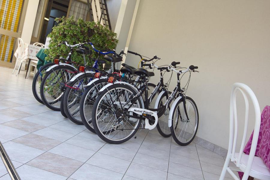 Hotel Pigalle Riccione Esterno foto