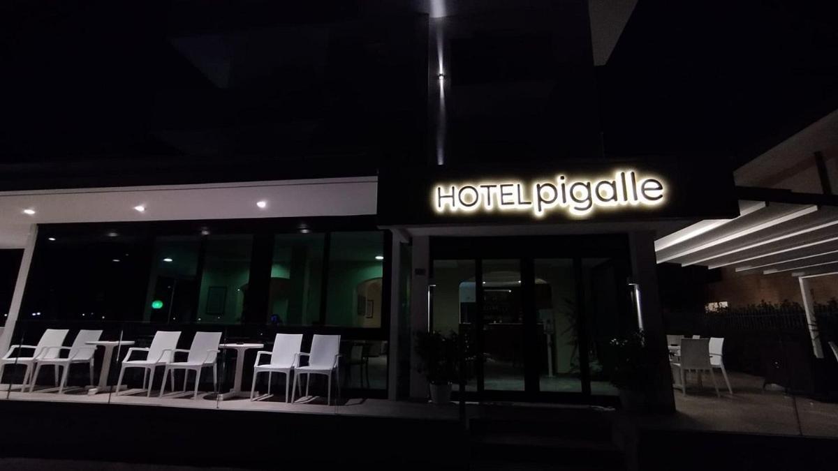 Hotel Pigalle Riccione Esterno foto