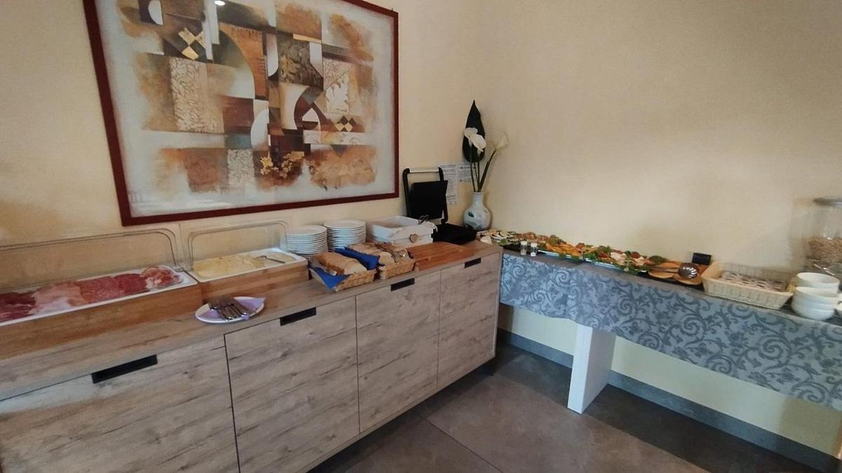 Hotel Pigalle Riccione Esterno foto